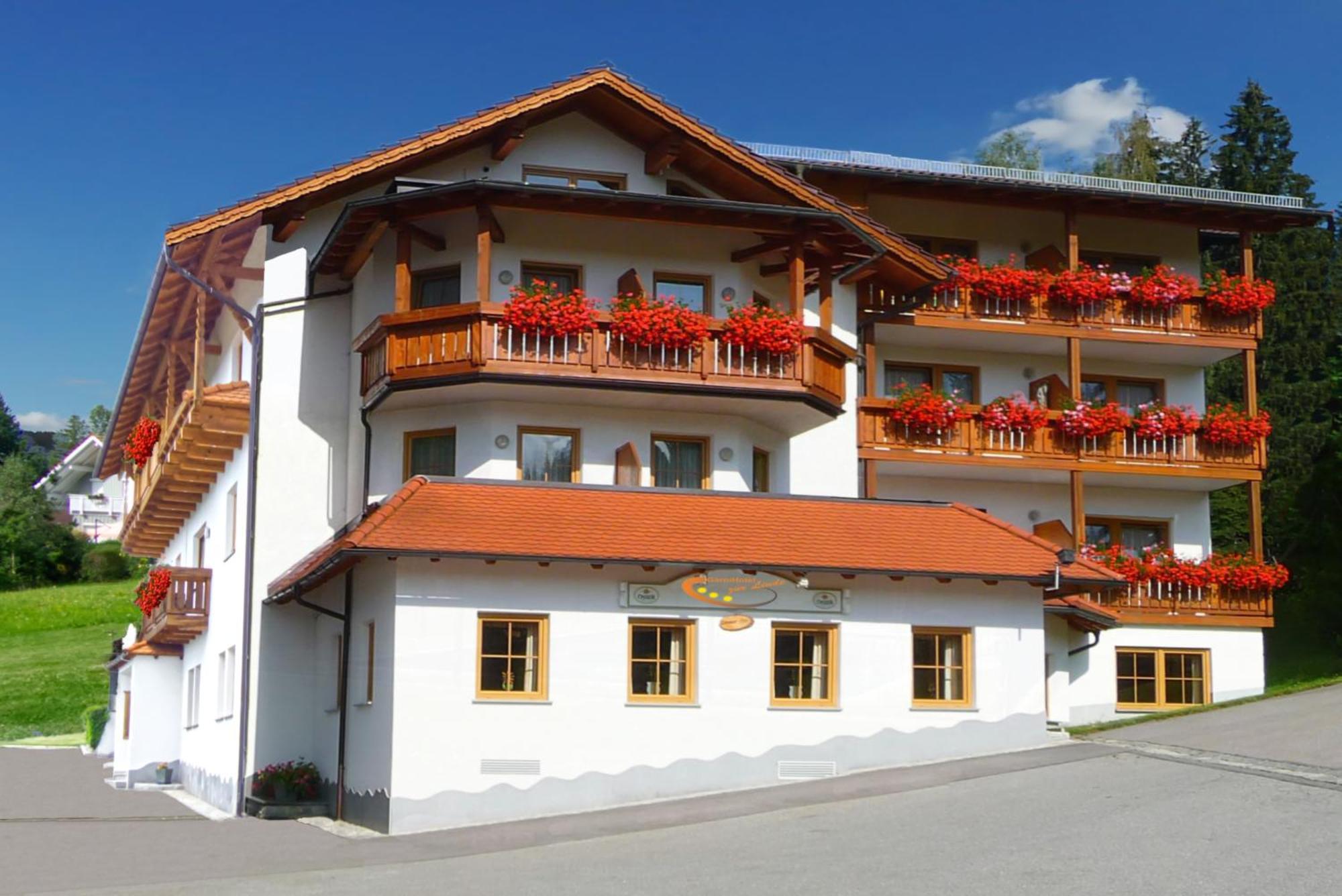 Garnihotel Zur Linde - Bayerischer Wald - Aktivcard Mit 154 Kostenfreien Leistungen - Kostenloser Parkplatz 洛恩堡 外观 照片
