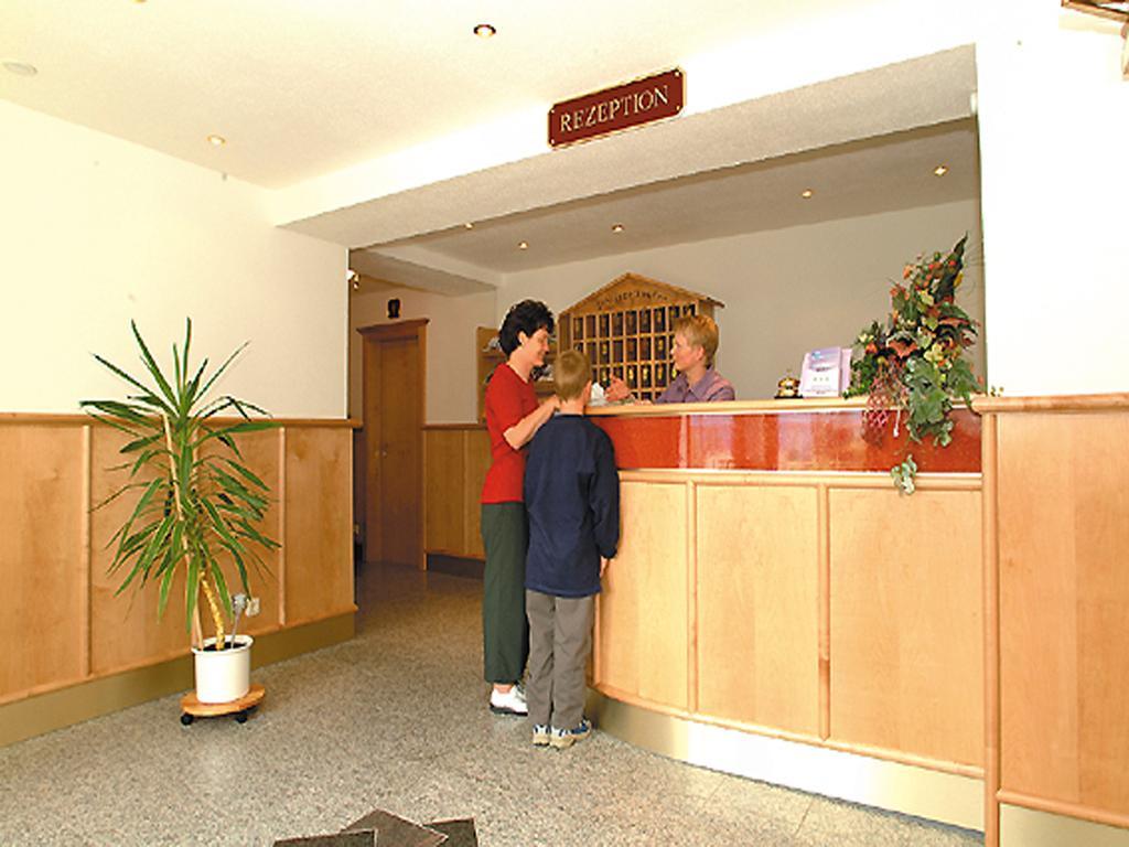 Garnihotel Zur Linde - Bayerischer Wald - Aktivcard Mit 154 Kostenfreien Leistungen - Kostenloser Parkplatz 洛恩堡 外观 照片